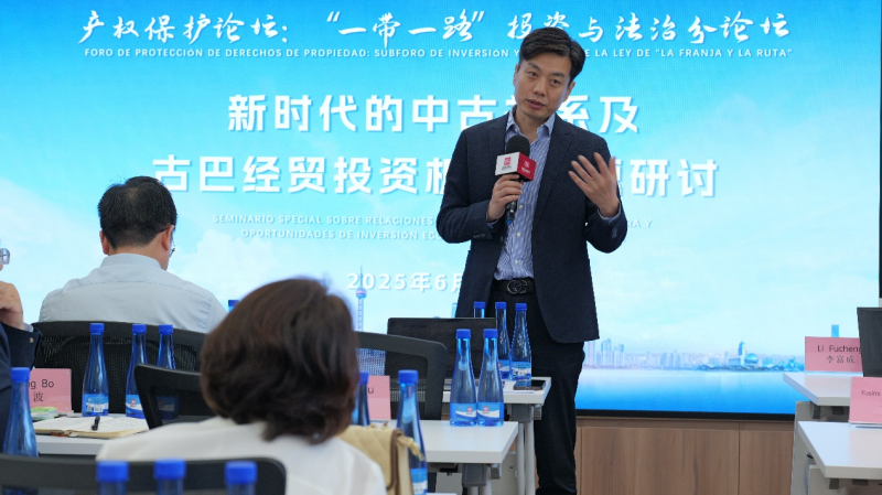 中国人民大学国际关系学院崔守军教授.png