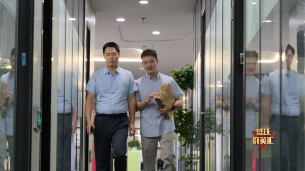 常茂生律师律所接待当事人.jpg