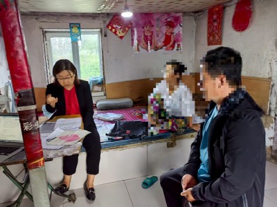 和李丹阳律师在佳木斯参与老百姓征地维权案件.jpg