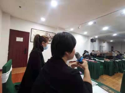 和贾新芳律师在山西太原参加多户维权案件,普法现场.jpg